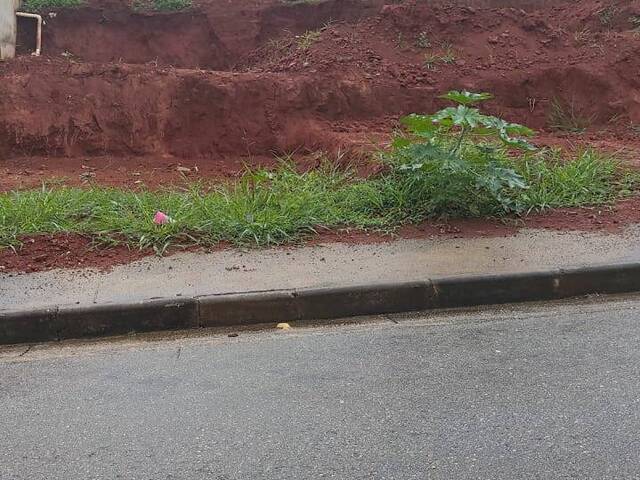 #2471 - Área para Venda em Pouso Alegre - MG - 1